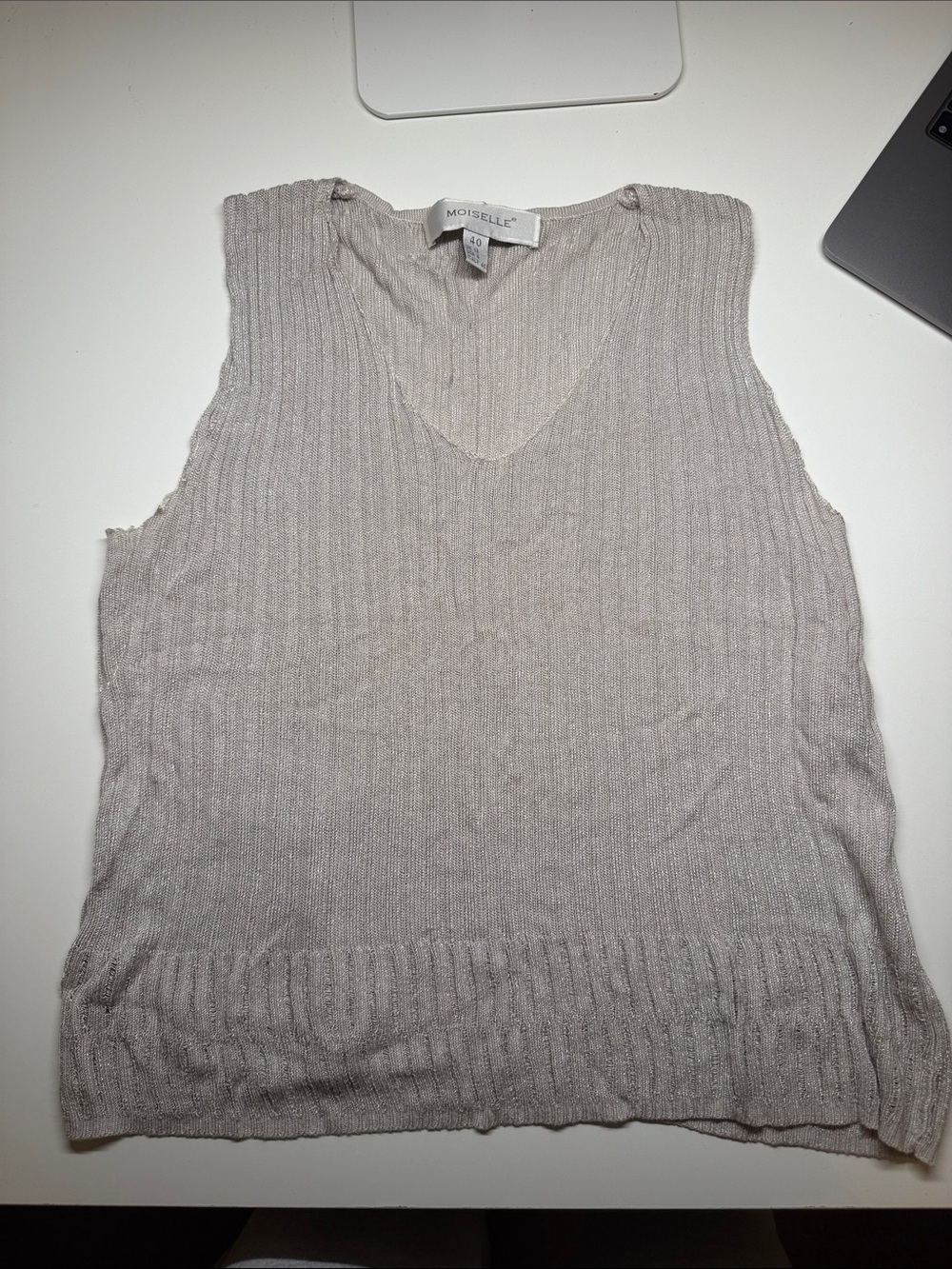 VINTAGE Moiselee Sleeveless V-Neck Knit Tank in Light Gray/ Silver